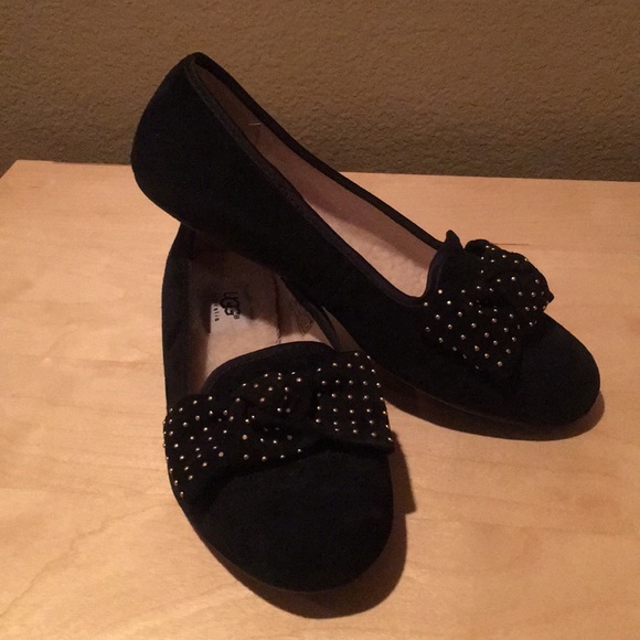 Ugg Alloway Flat w/ Studded Bow - Picture 4 of 7